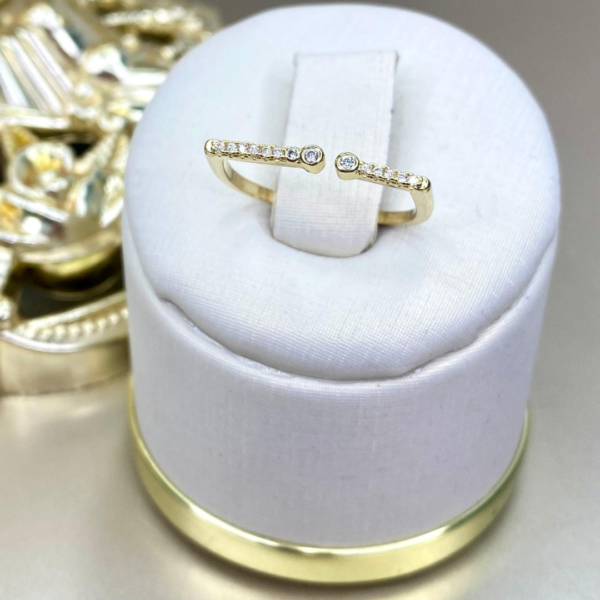 Anillo Cuadrado en Zirconias - Image 2
