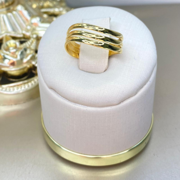 Anillo Triple Liso Dorado - Image 2