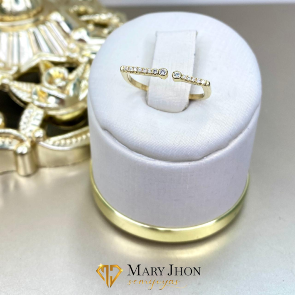 Anillo Cuadrado en Zirconias