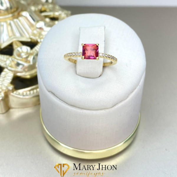 Anillo Cuadrado Rubi