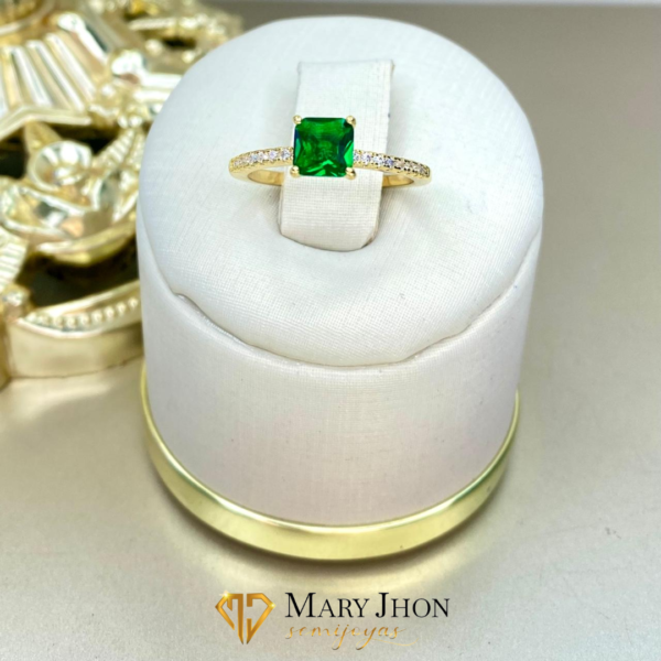 Anillo Cuadrado Esmeralda